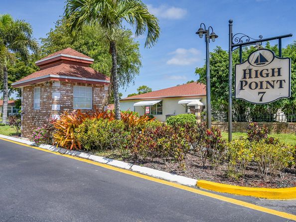 4585 NW 3rd Street D, Delray Beach FL 33445