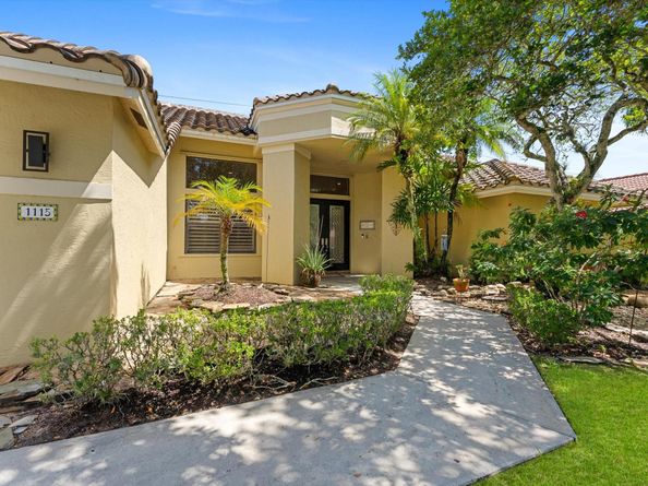 1115 Creekford Dr, Weston FL 33326