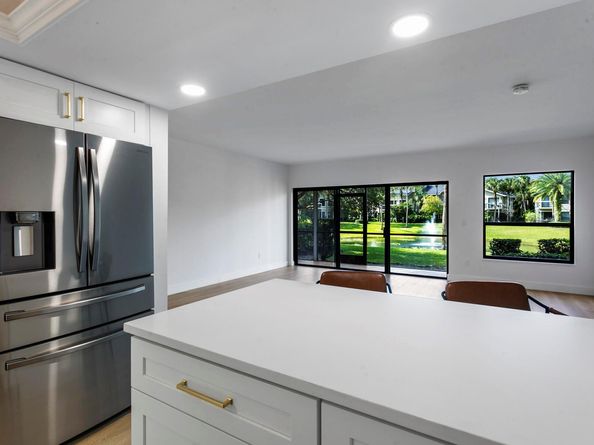 11863 Wimbledon Circle 450, Wellington FL 33414