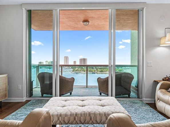 2640 Lake Shore Drive 908, Riviera Beach FL 33404