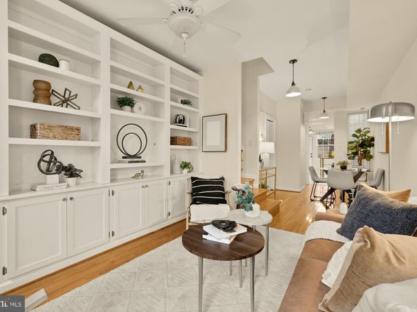 909 8TH Street NE, Washington DC 20002