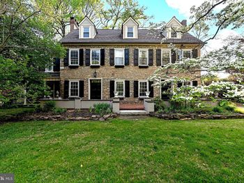 209 N Bellevue Avenue