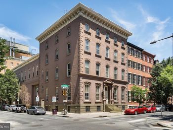 1035 Spruce Street