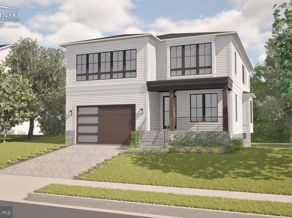 1012 Hillcrest Drive SW, Vienna VA 22180