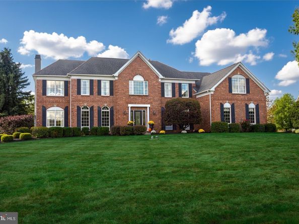 2036 Silverwood Drive, Newtown PA 18940