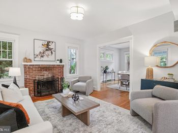 2439 Monroe Street NE