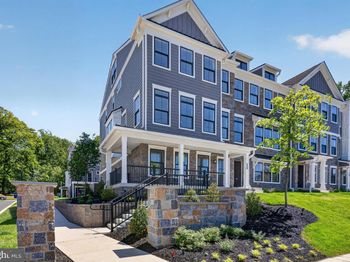 407 Pennybrook Court