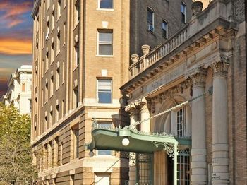 2022 Columbia Road NW