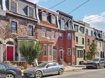 2435 Christian Street