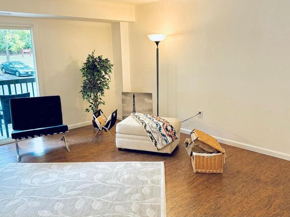 3222 S 28TH Street S 304, Alexandria VA 22302