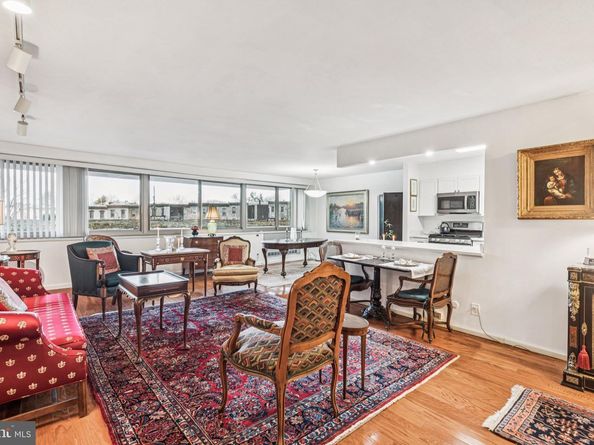 2401 Pennsylvania Avenue 3B21, Philadelphia PA 19130