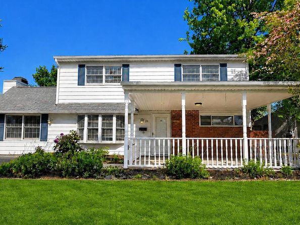 26 Village Lane, Levittown PA 19054
