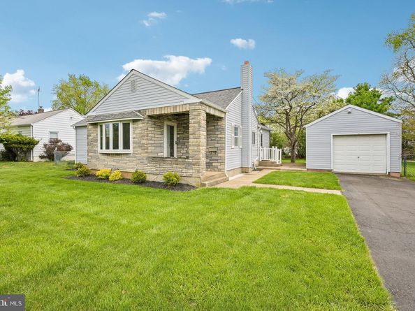 12209 Thornton Road, Philadelphia PA 19154