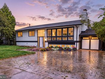 203 Audreys Court SE