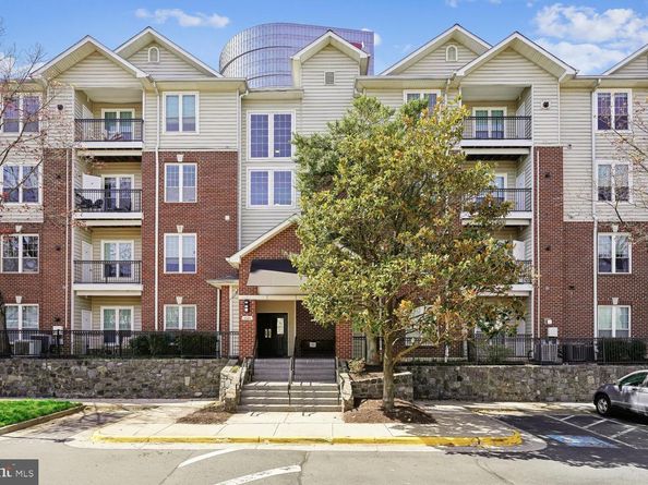 1521 Spring Gate Drive 10211, Mclean VA 22102