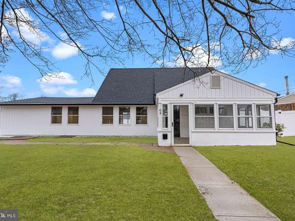 64 Vividleaf Lane, Levittown PA 19054