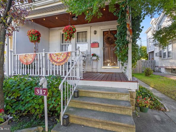 317 N Llanwellyn Avenue, Glenolden PA 19036