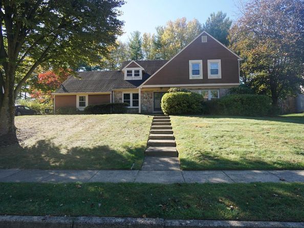 1253 Lexington Drive, Yardley PA 19067