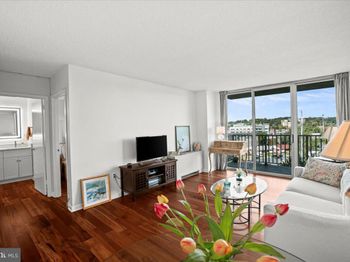 1225 Martha Custis Drive