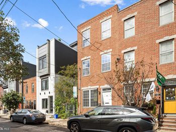 2121 Montrose Street