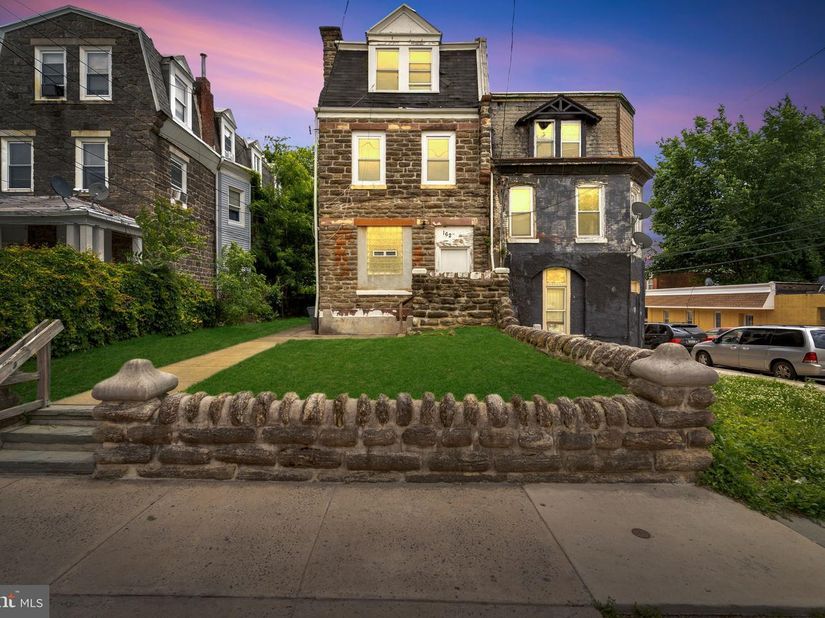 162 W Manheim Street, Philadelphia PA 19144