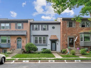 2827 Kelly Square