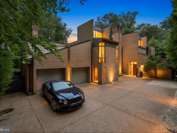 400 Chain Bridge, Mclean VA 22101