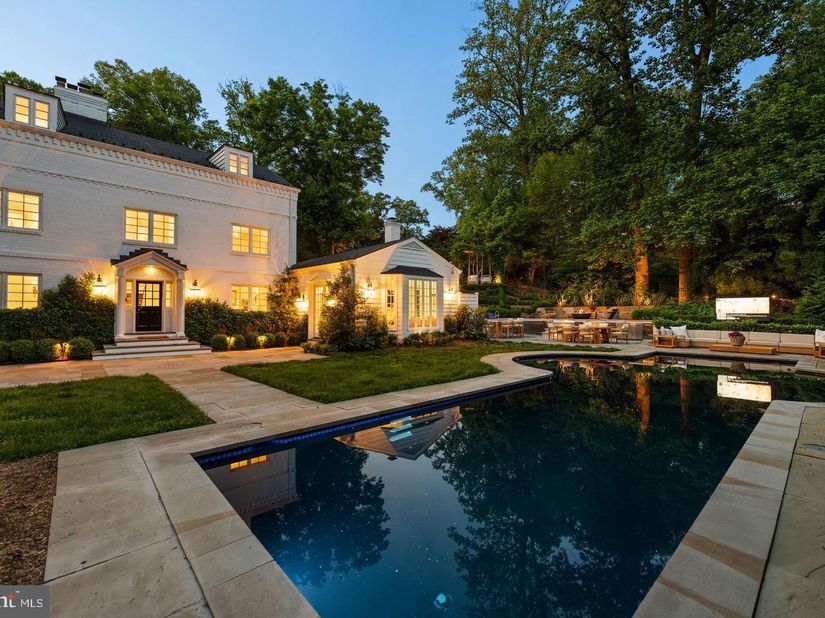 2501 49TH Street NW, Washington DC 20007