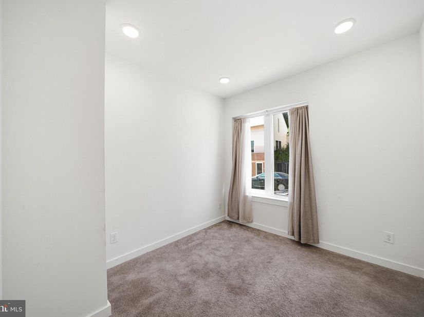 1843 N 6TH Street J, Philadelphia PA 19122