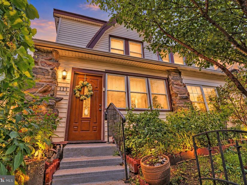 111 Oakley Road, Upper Darby PA 19082