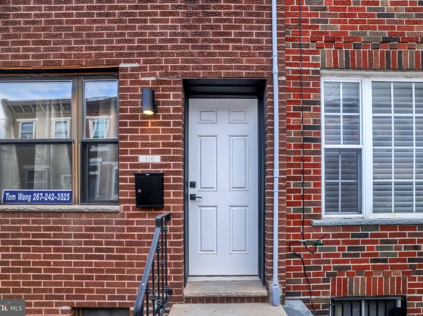 810 Watkins Street, Philadelphia PA 19148