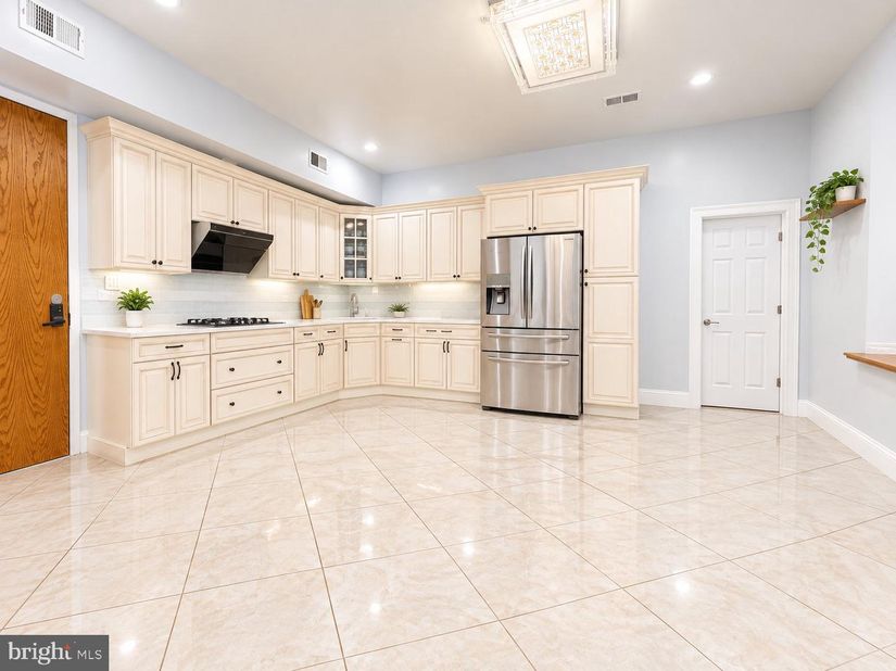 926-928 Race Street 4C, Philadelphia PA 19107