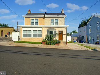 808 Manatawna Avenue