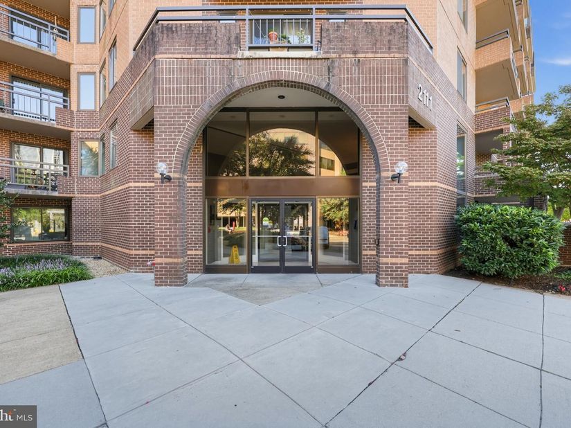 2111 Wisconsin Avenue NW 104, Washington DC 20007