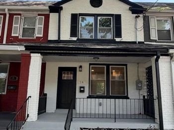 28 Hawaii Avenue NE