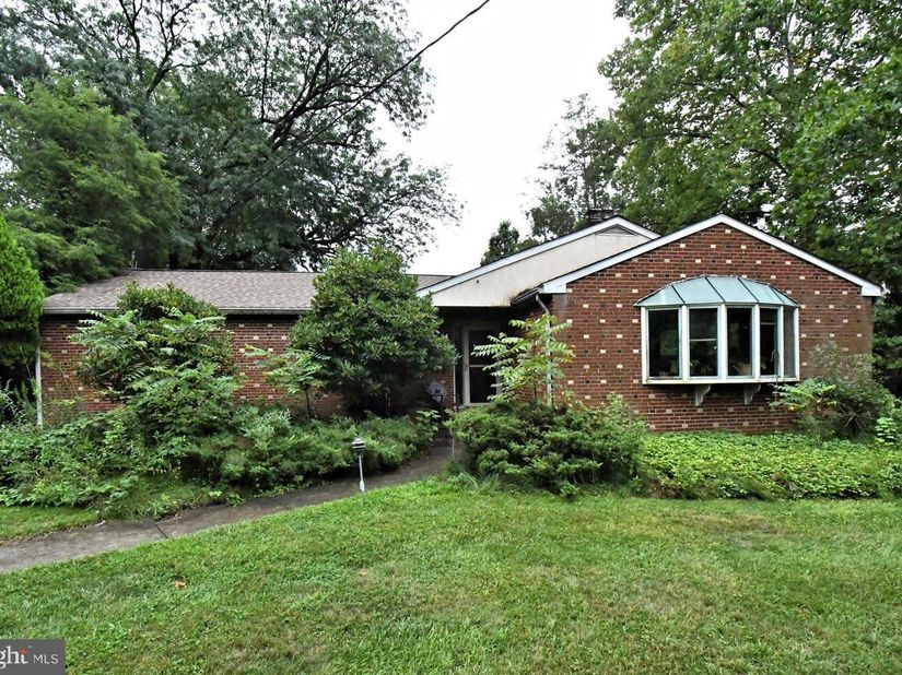 1560 Penllyn Blue Bell Pike, Blue Bell PA 19422