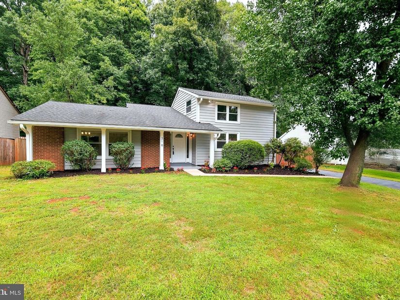 316 Sugarland Run Drive, Sterling VA 20164