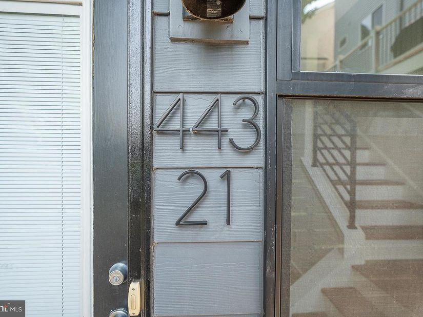 443 Shurs Lane 21, Philadelphia PA 19128