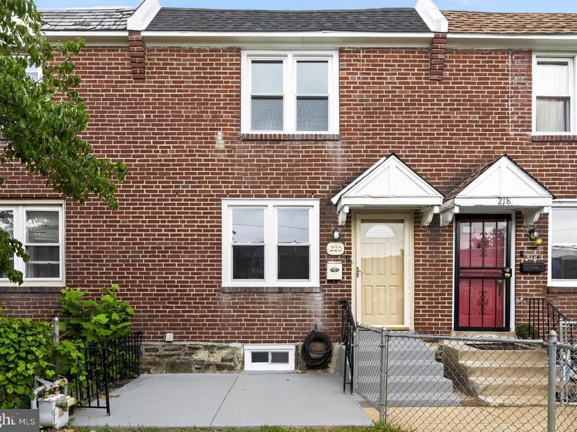 220 Weymouth Road, Darby PA 19023