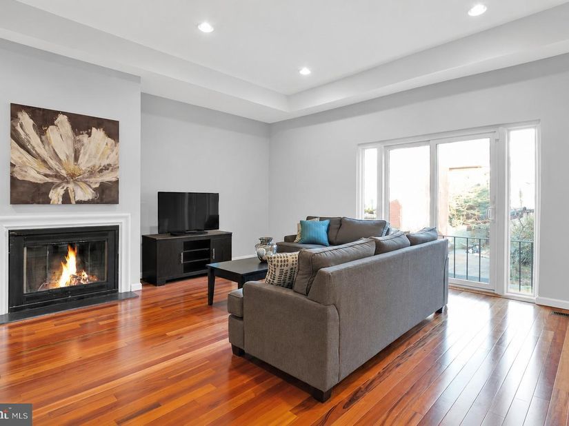 778 S Front Street I, Philadelphia PA 19147
