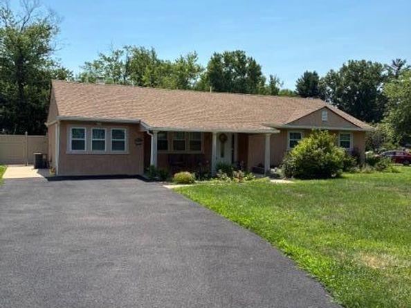 1001 Jeffrey Drive, Southampton PA 18966