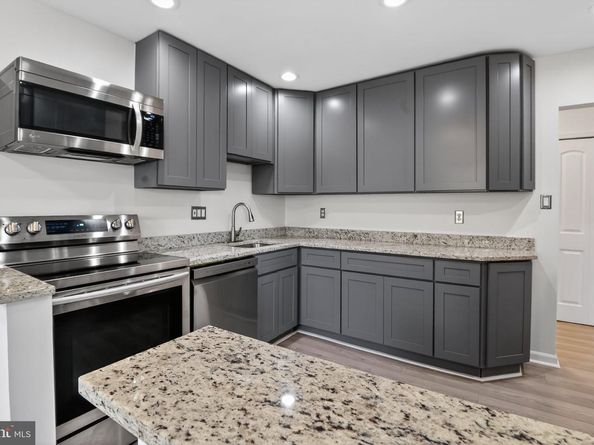 9702 Kingsbridge Drive 302, Fairfax VA 22031
