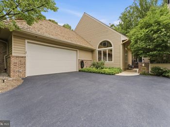 1608 Woodstock Lane