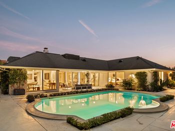 2143 N Hobart Boulevard