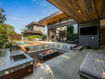 1385 Palms Boulevard