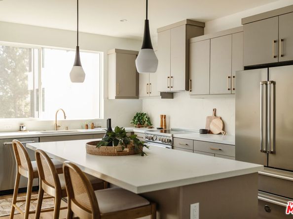 3855 N Riley Lane, Los Angeles CA 90065