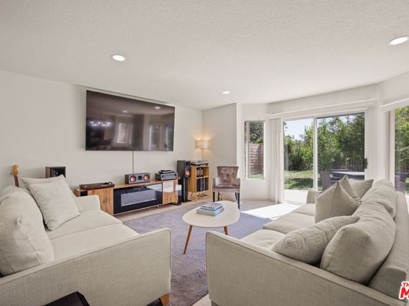 12119 Falcon Crest Way, Porter Ranch CA 91326