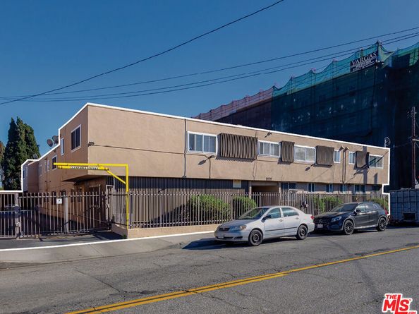 10130 S Inglewood Avenue, Inglewood CA 90304