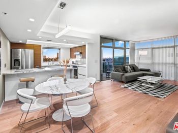 13700 Marina Pointe Drive