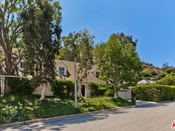 1041 Chantilly Road, Los Angeles CA 90077